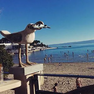 Sunny Stone Apartment Split