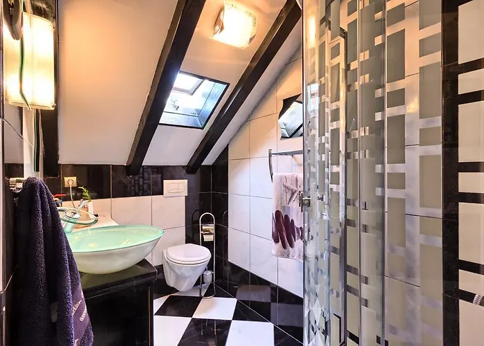 Apartment Sunny Stone Split